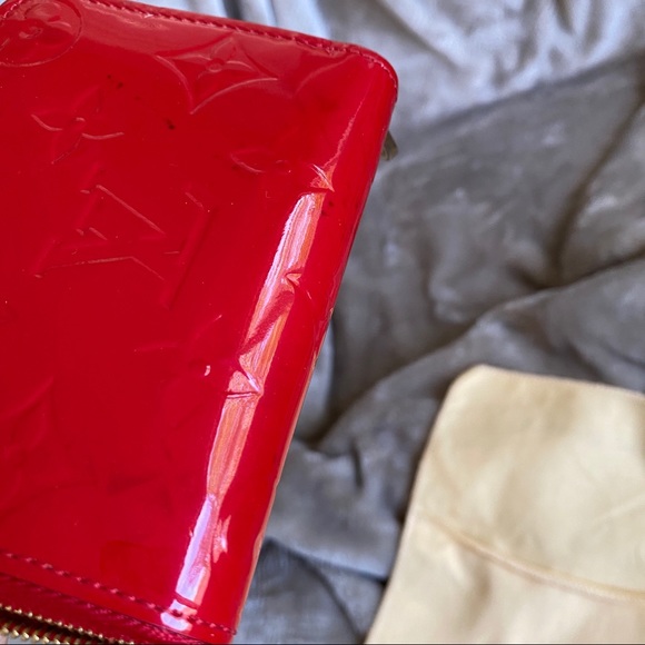 SOLD Louis Vuitton coin purse in vernis - Picture 6 of 13